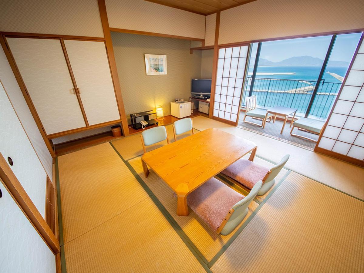 Готель Kokumin Shukusha Marine Terrace Ashiya Кіта-Кюшю Екстер'єр фото
