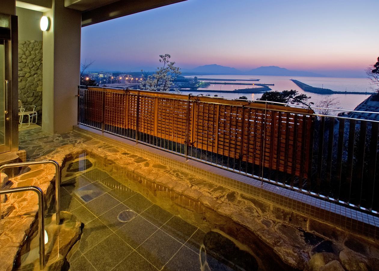 Готель Kokumin Shukusha Marine Terrace Ashiya Кіта-Кюшю Екстер'єр фото